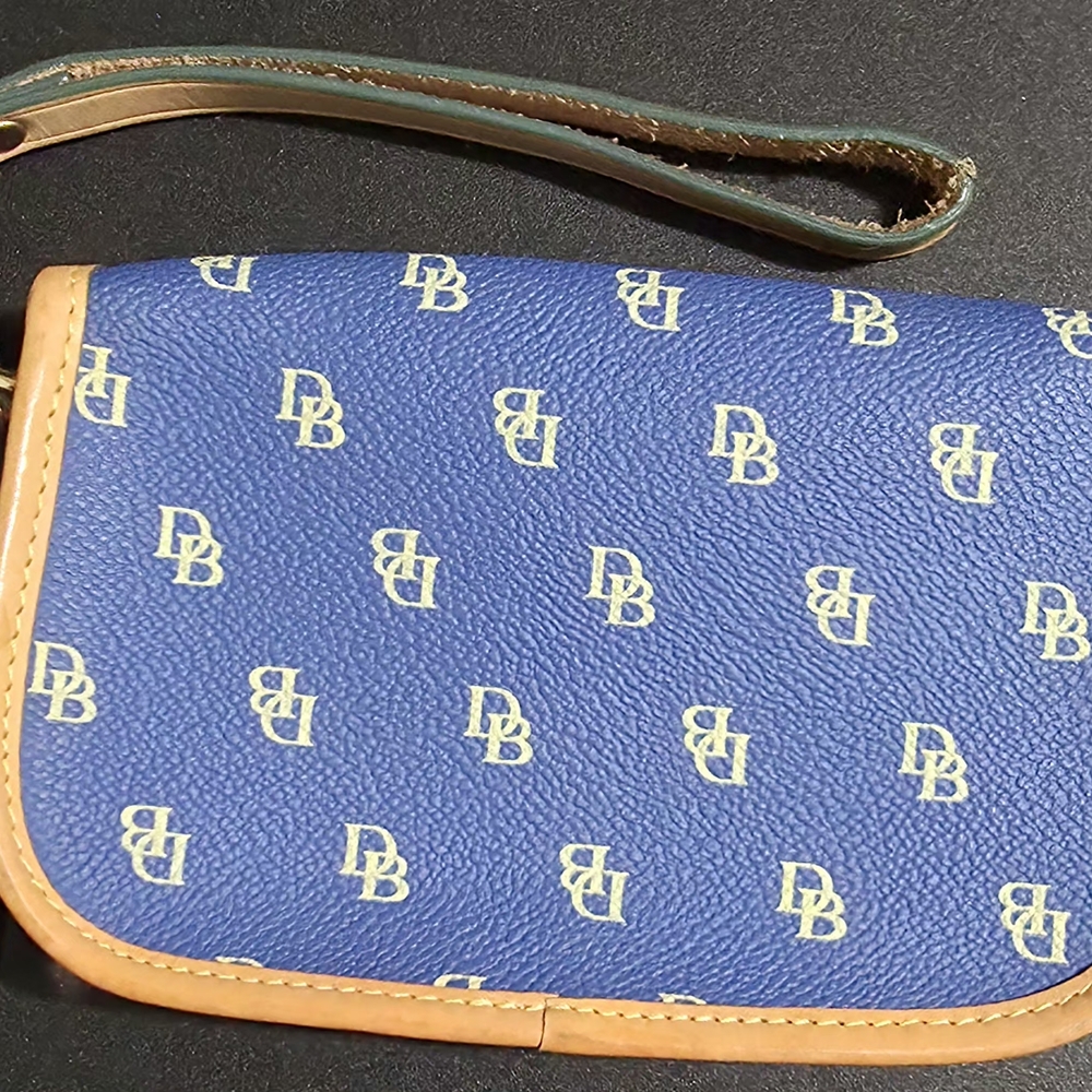 Dooney & Bourke Wristlet - Picture 3 of 13